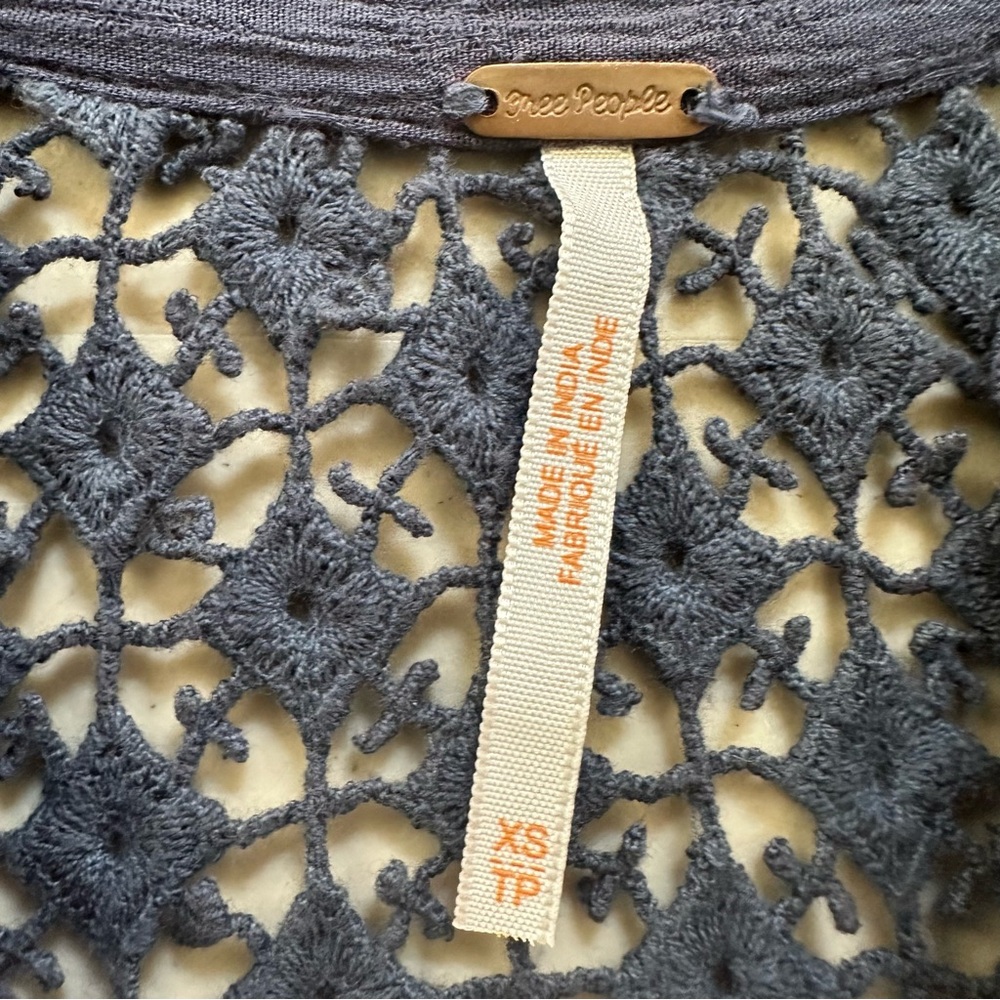 Free People Shirt Size XS  Blue Tunic Crochet Lace Back Lagenlook Cottagecore - Picture 10 of 12